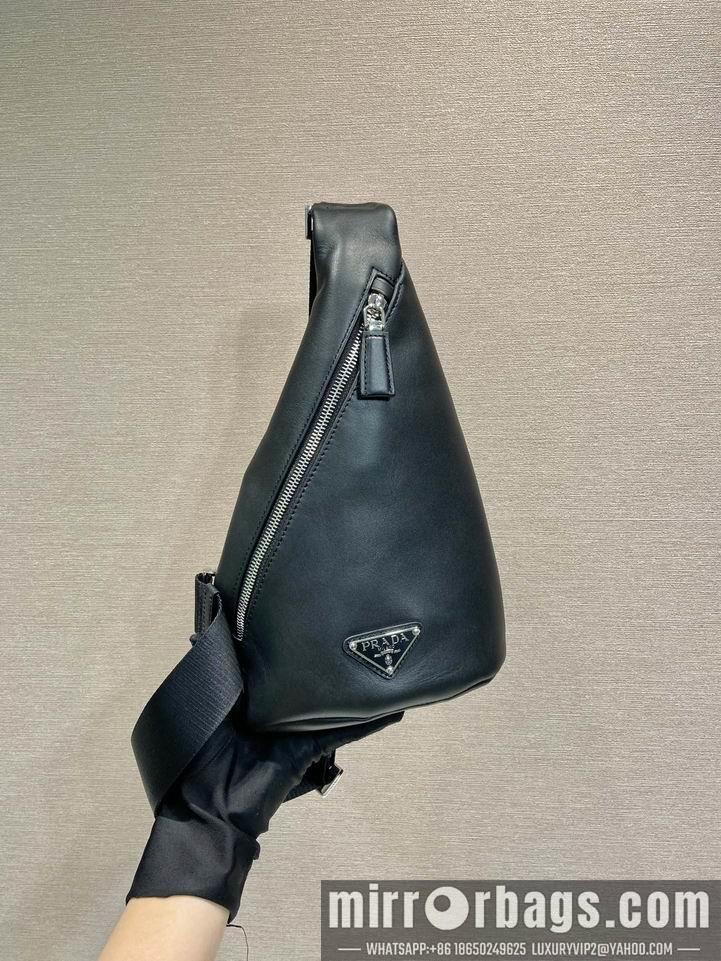 Prada Bags Prada 2VZ098平纹 17x32x6.5cm AP1