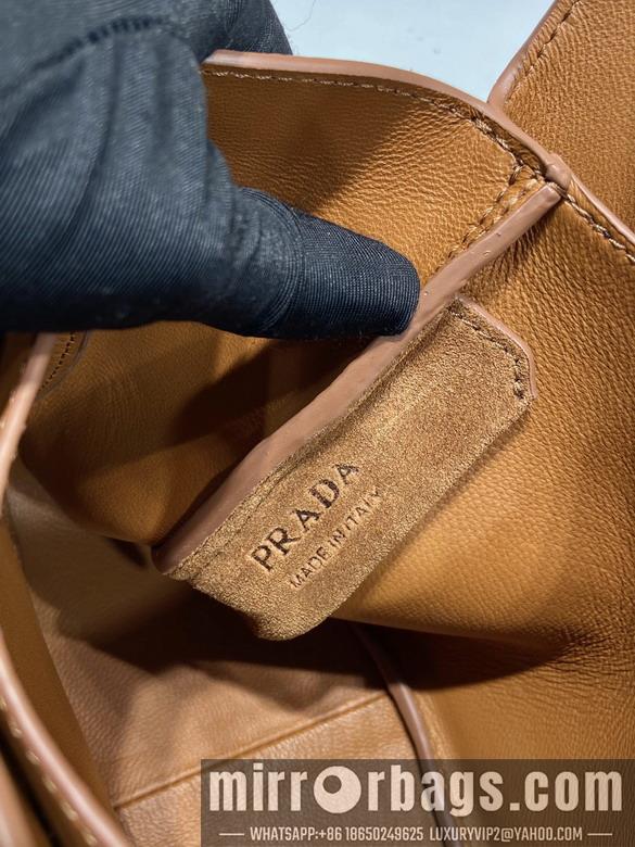 Prada Bags Prada 1BA349 18x16x10cm AP.