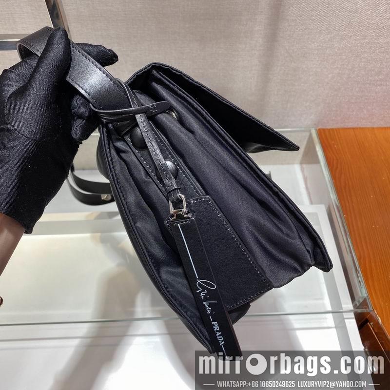 Prada Bags Re-Nylon 1BD255 30x21.5x12cm ap 09