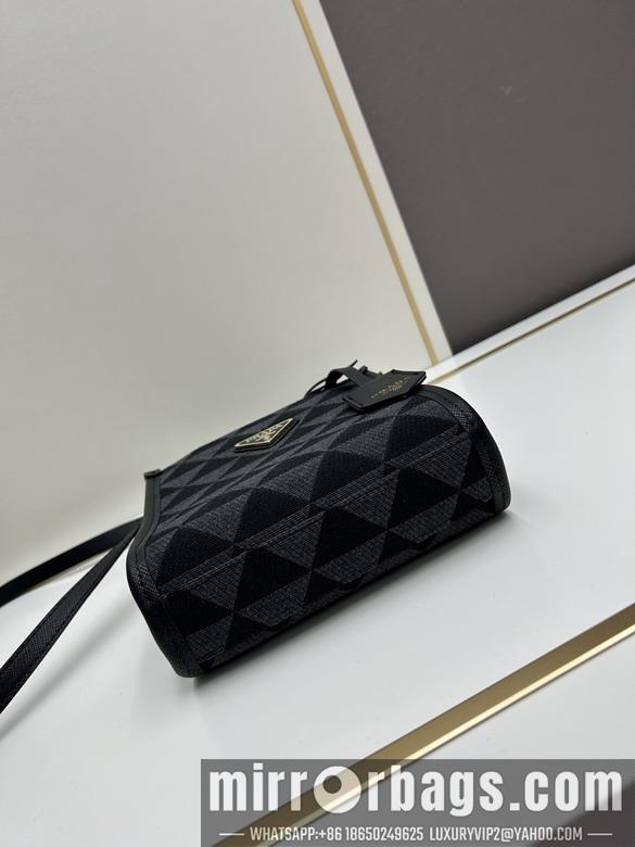 Prada Bags Prada 23140 17x18x6cm jj