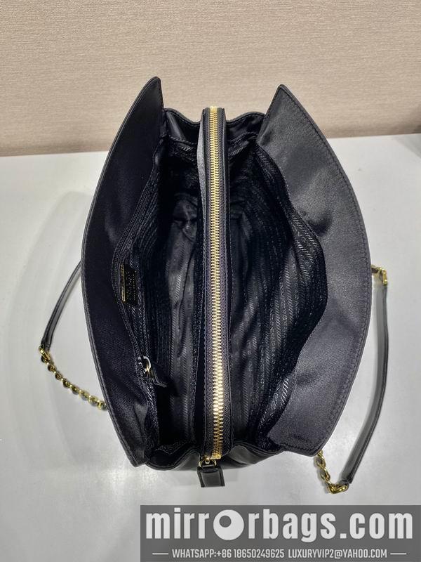 Prada Bags Vintage 1BD631 30x26x6cm ap 57