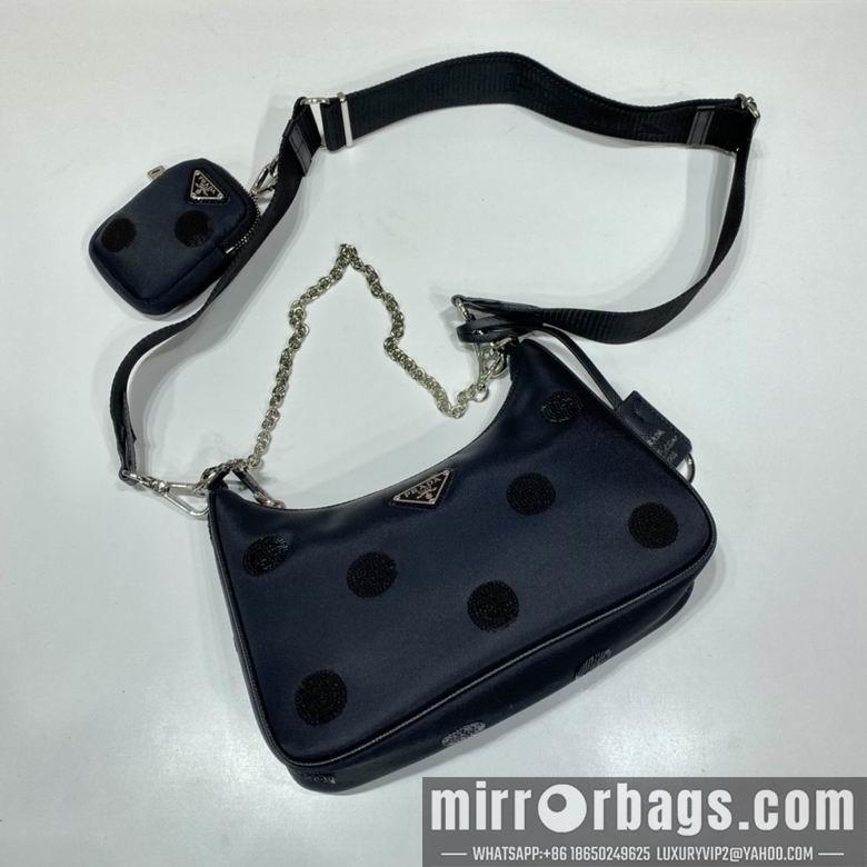 Prada Bags Re-Edition AP1BH204 22X18X6.5