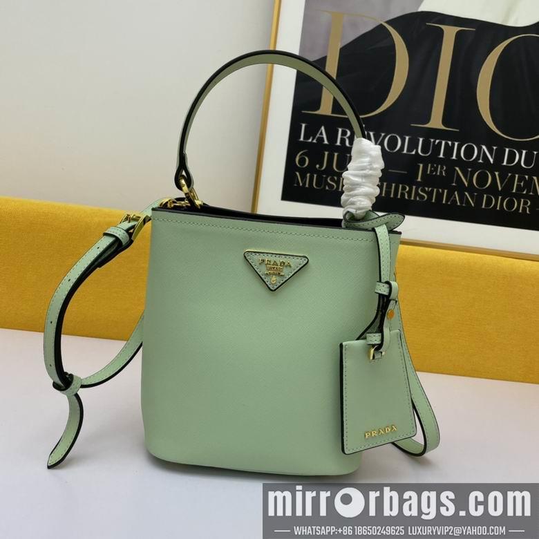 Prada Bags WW1BA219绿 21X11X18