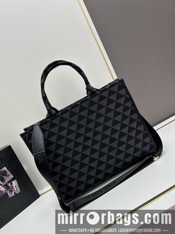 Prada Bags Prada 23140 39x30x11cm jj
