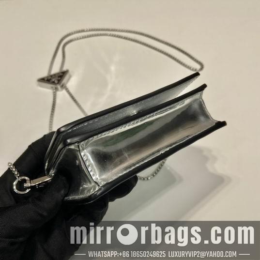 Prada Bags Parda 1MR024银色镜面 11.5x8cm Ap
