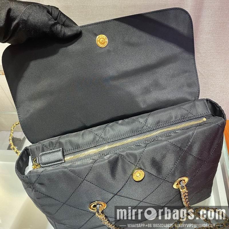 Prada Bags Vintage 1BD630 30x26x6cm ap 18