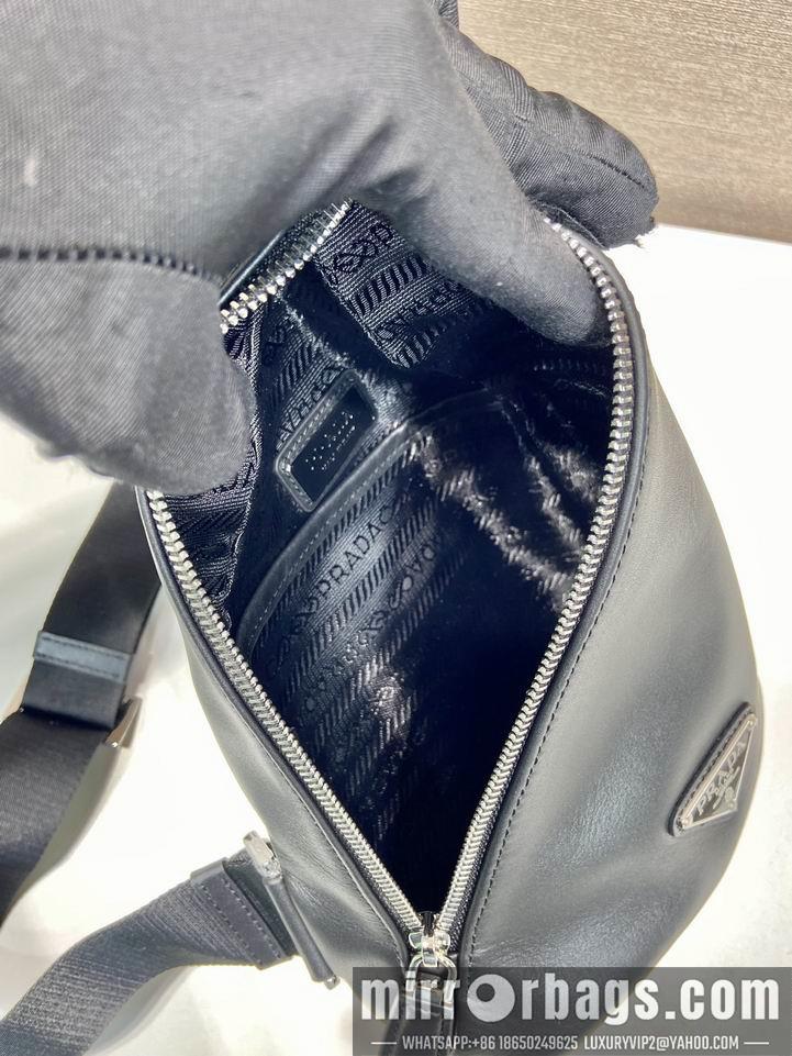 Prada Bags Prada 2VZ098平纹 17x32x6.5cm AP1
