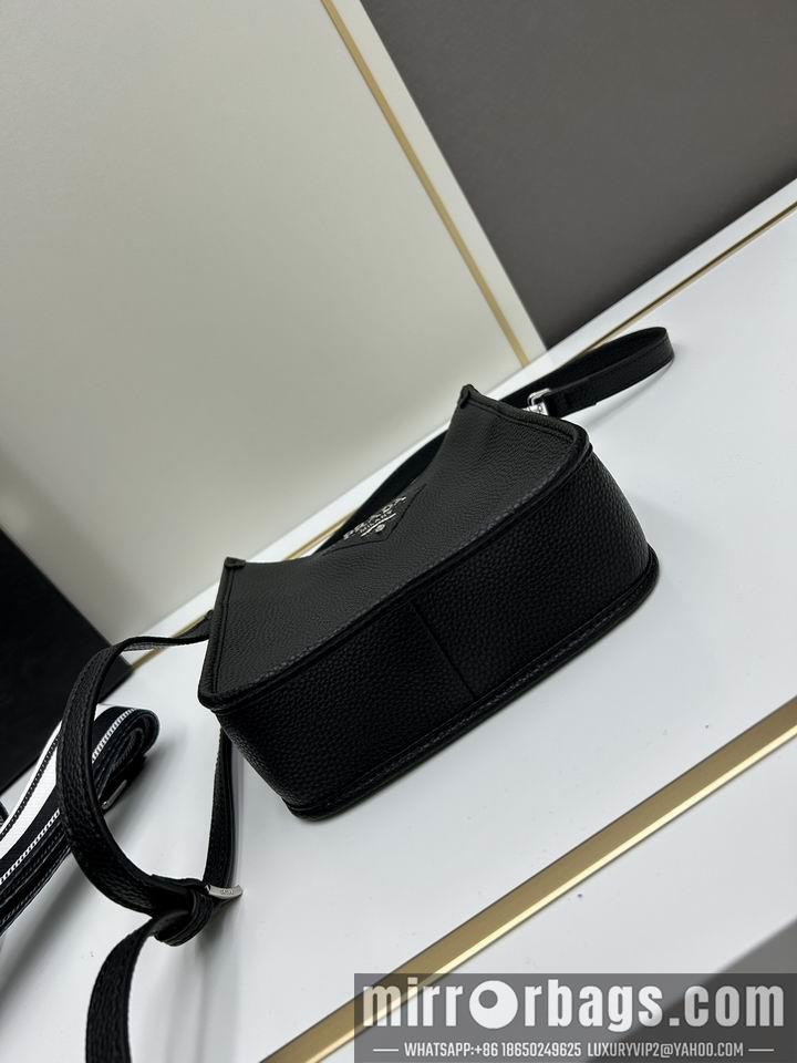 Prada Bags Prada 1BC073 20x19x6cm jj.