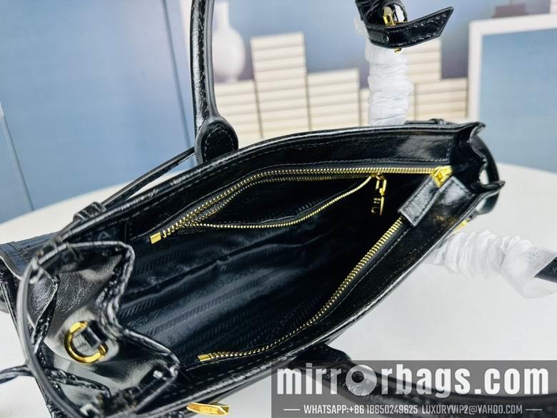 Prada Bags 436 32X15X11cm XMY