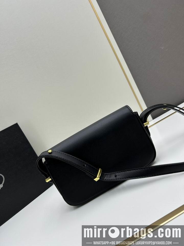 Prada Bags Prada 813 21.5x13x5cm jj