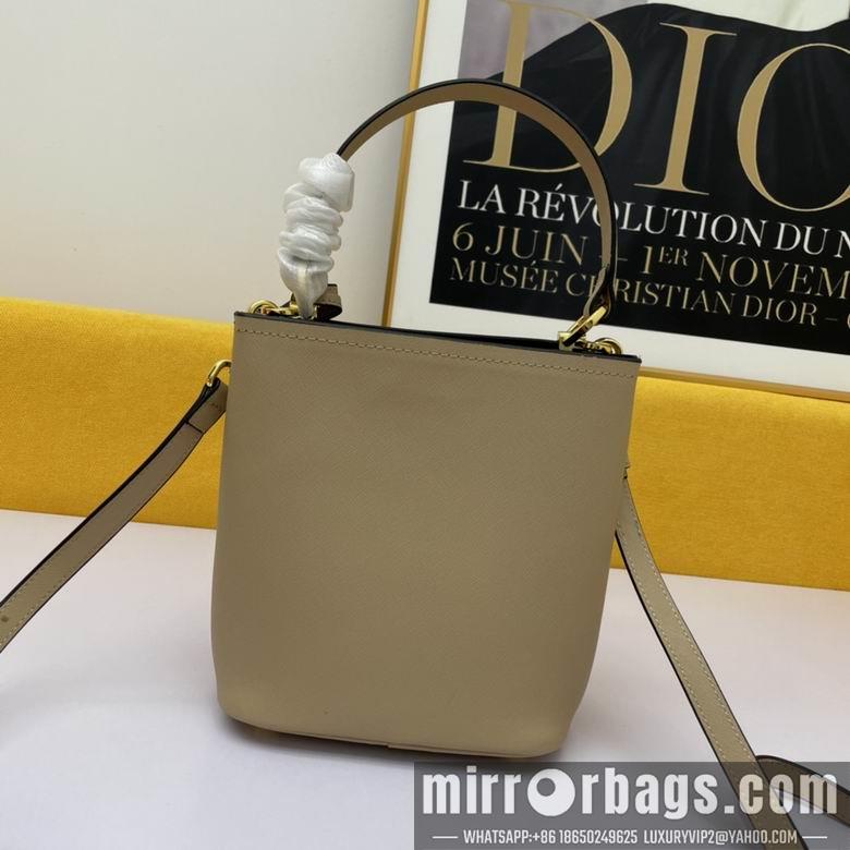 Prada Bags WW1BA219棕 21X11X18