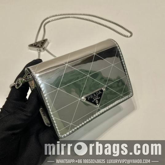 Prada Bags Parda 1MR024银色镜面 11.5x8cm Ap