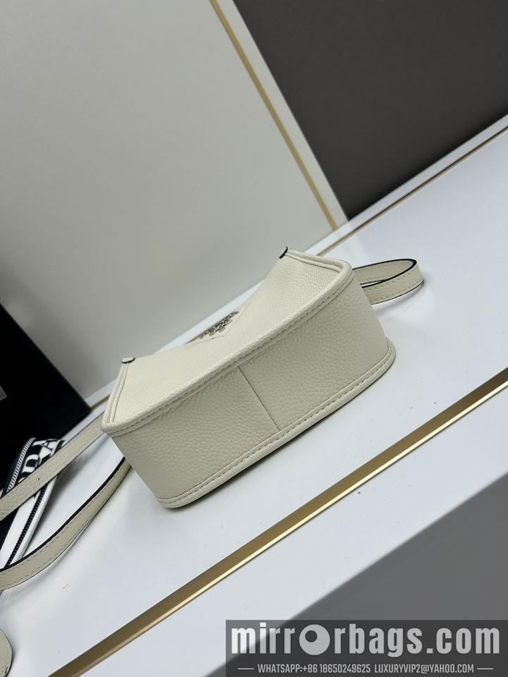 Prada Bags Prada 1BC073 20x19x6cm jj4