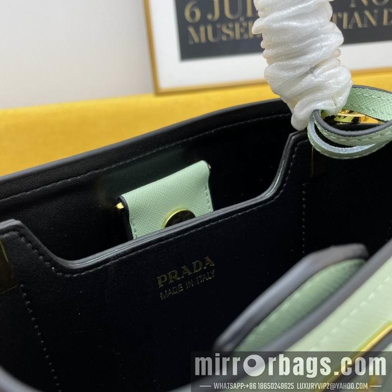 Prada Bags WW1BA219绿 21X11X18