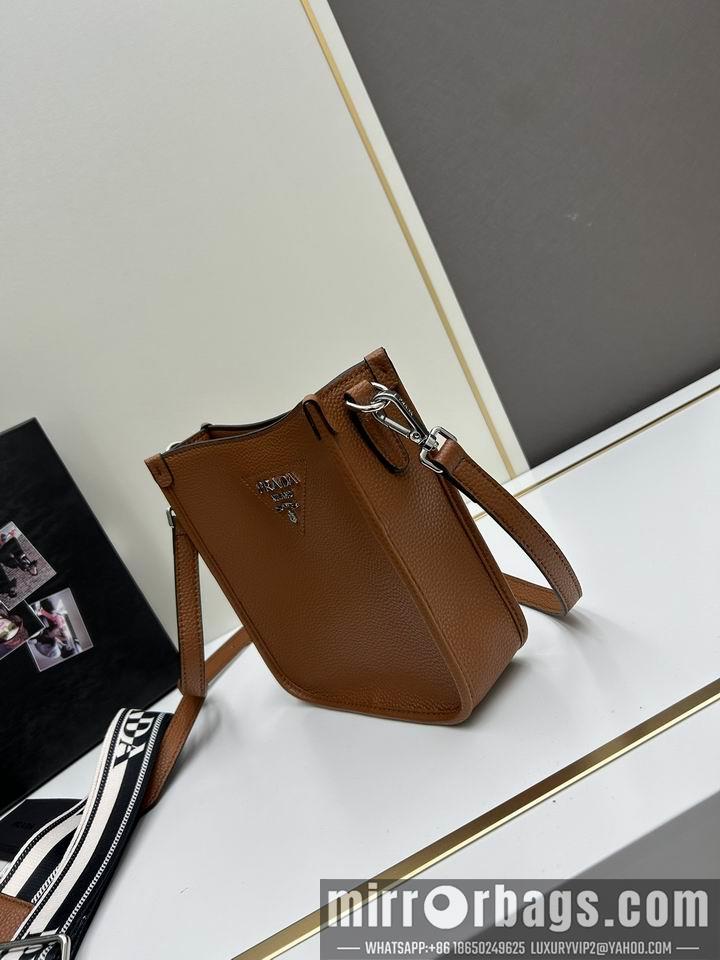 Prada Bags Prada 1BC073 20x19x6cm jj3