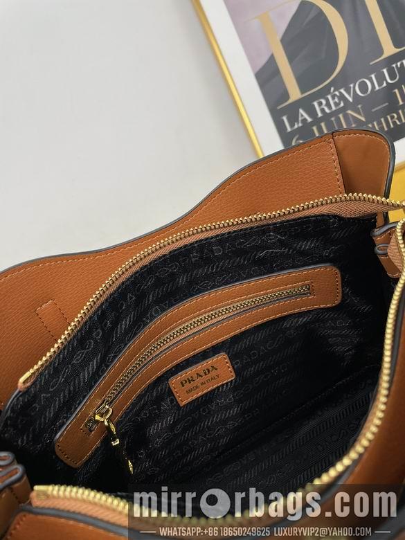 Prada Bags WW5002棕 30X22X13