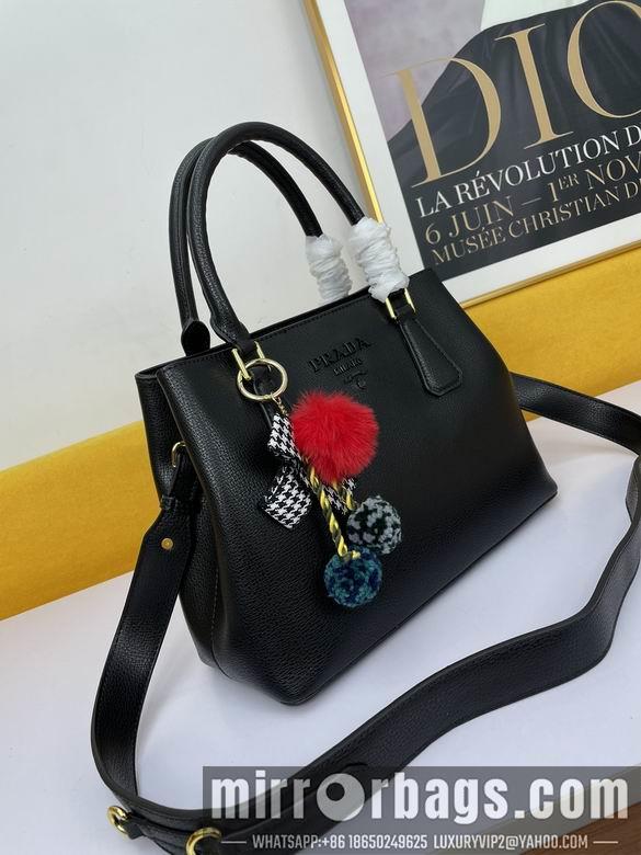 Prada Bags WW5005黑 30X22X13