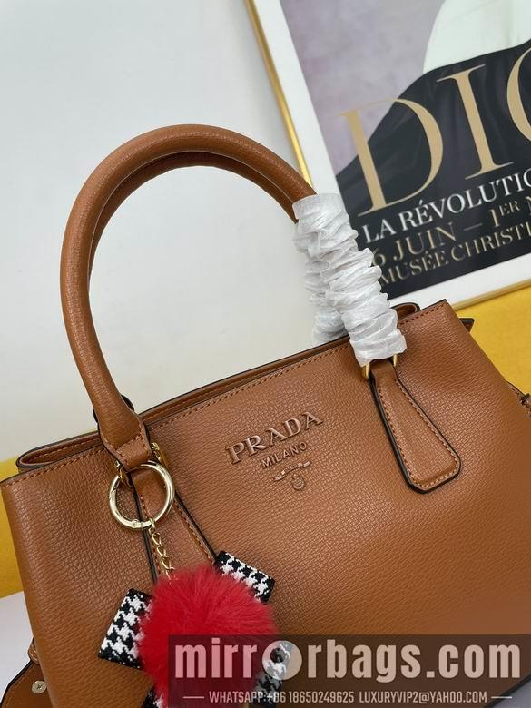 Prada Bags WW5005棕 30X22X13