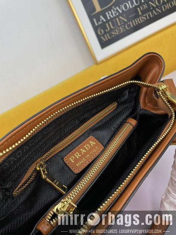 Prada Bags WW5005棕 30X22X13