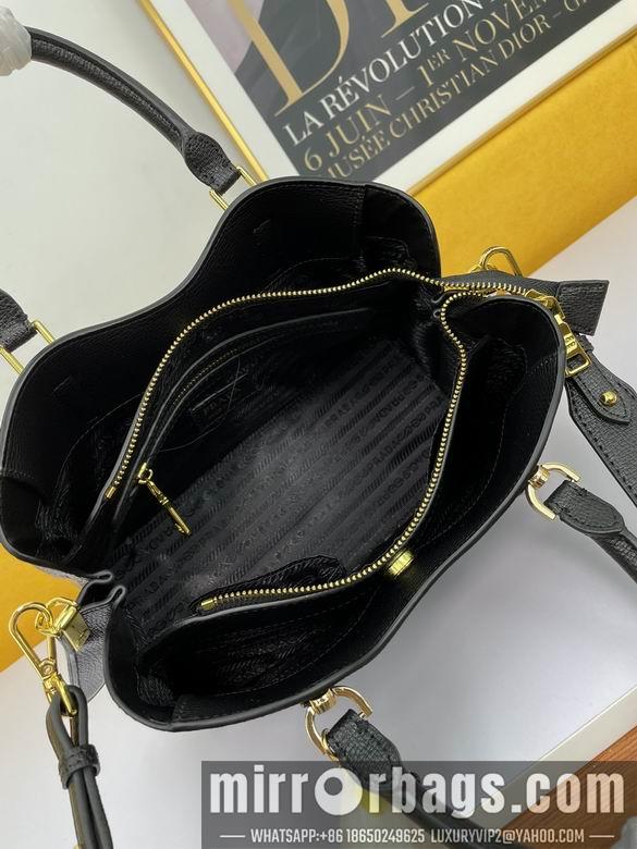 Prada Bags WW5002黑 30X22X13