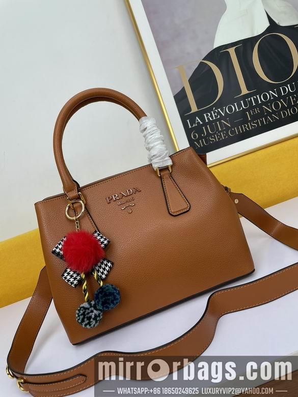 Prada Bags WW5005棕 30X22X13