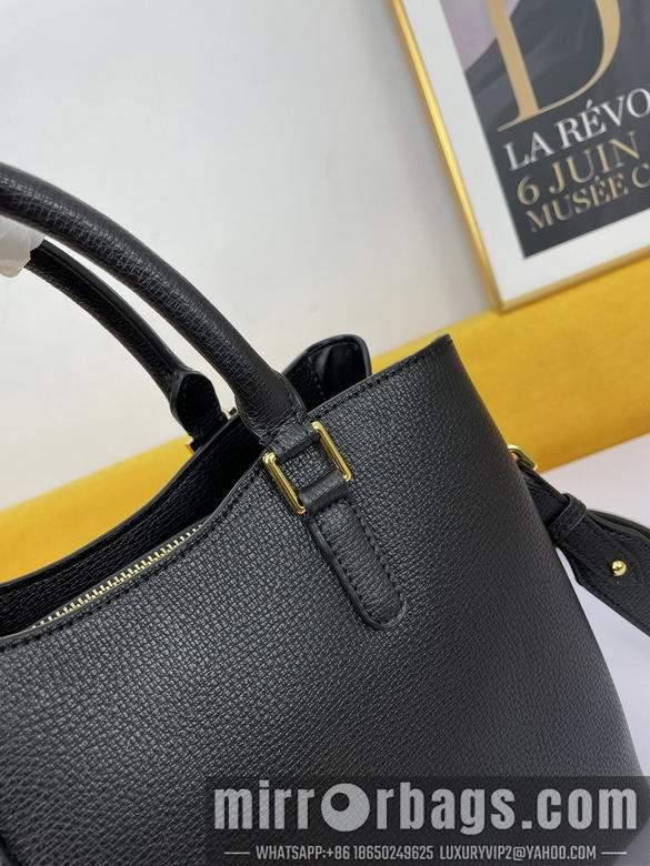 Prada Bags WW5002黑 30X22X13