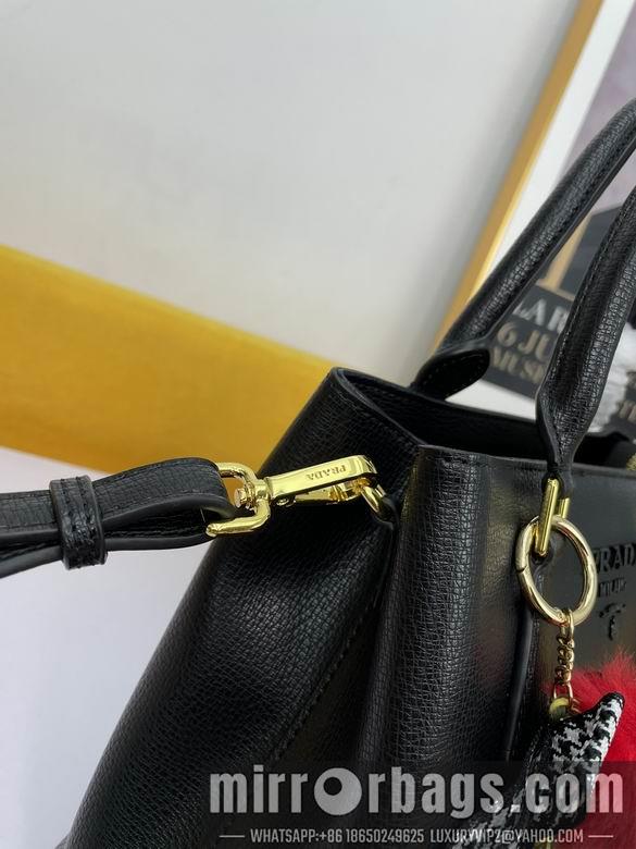Prada Bags WW5005黑 30X22X13