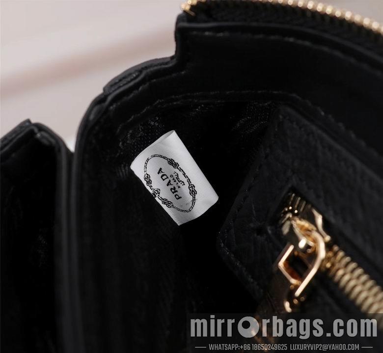 Prada Bags 8368-4 28X17X4cm WP 1