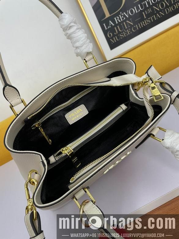 Prada Bags WW5005白 30X22X13