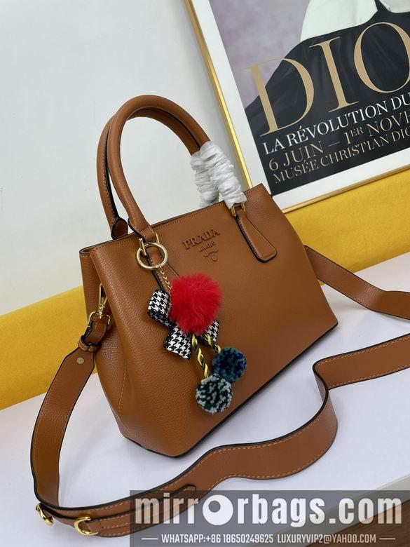 Prada Bags WW5005棕 30X22X13