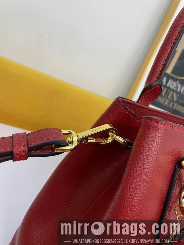 Prada Bags WW5005红 30X22X13