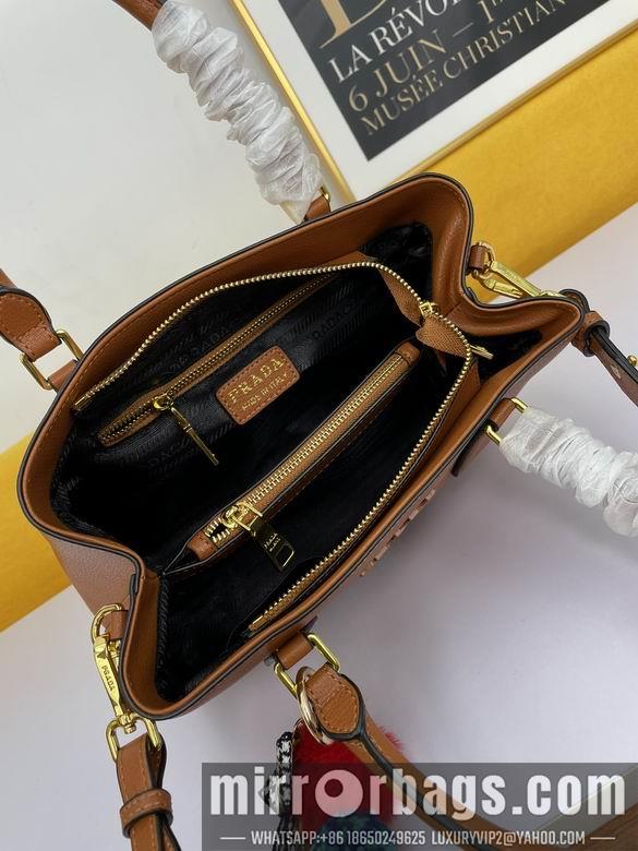 Prada Bags WW5005棕 30X22X13