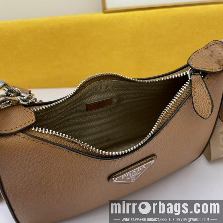 Prada Bags WW1BH204棕 18X22X6.5