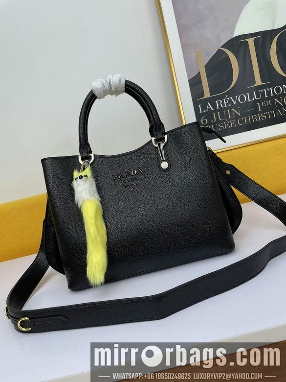 Prada Bags WW5002黑 30X22X13