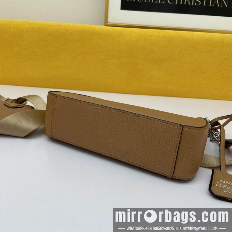 Prada Bags WW1BH204棕 18X22X6.5