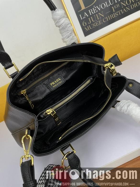 Prada Bags WW5005黑 30X22X13
