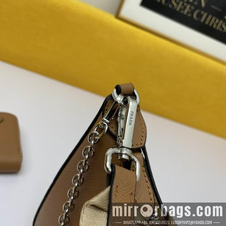 Prada Bags WW1BH204棕 18X22X6.5