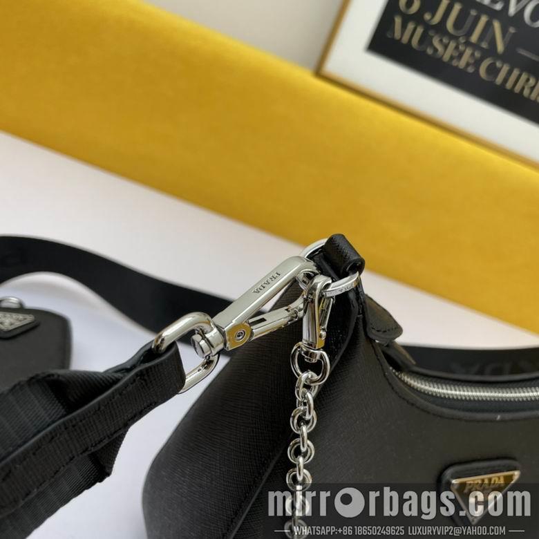 Prada Bags WW1BH204黑 18X22X6.5