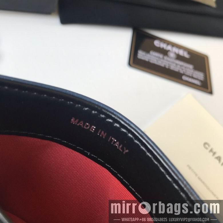 1:1 Chanel Bags A84368 11X7.5cm YG 3colour