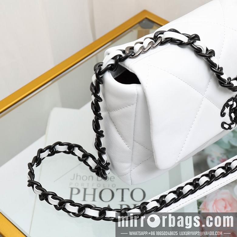 1:1 Chanel Bags 6012 26X16X9cm YG 2colour