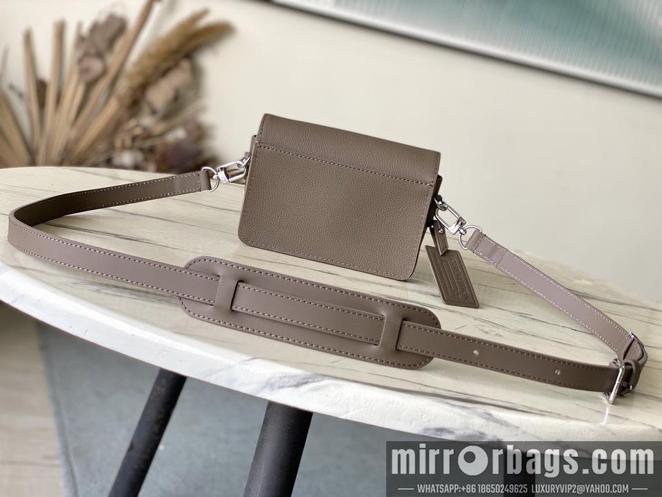 LV Bags Fastline M11484 17.3x12x7cm gf