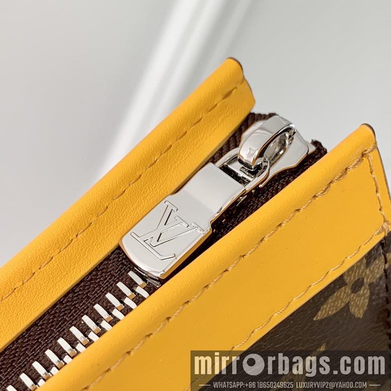 LV Bags Alpha M81124 18.5x11x6.5cm gf1