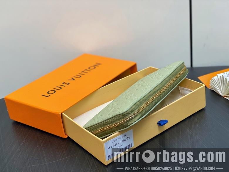 LV Bags TM M13618 19.5x10.5x2.5cm gf2