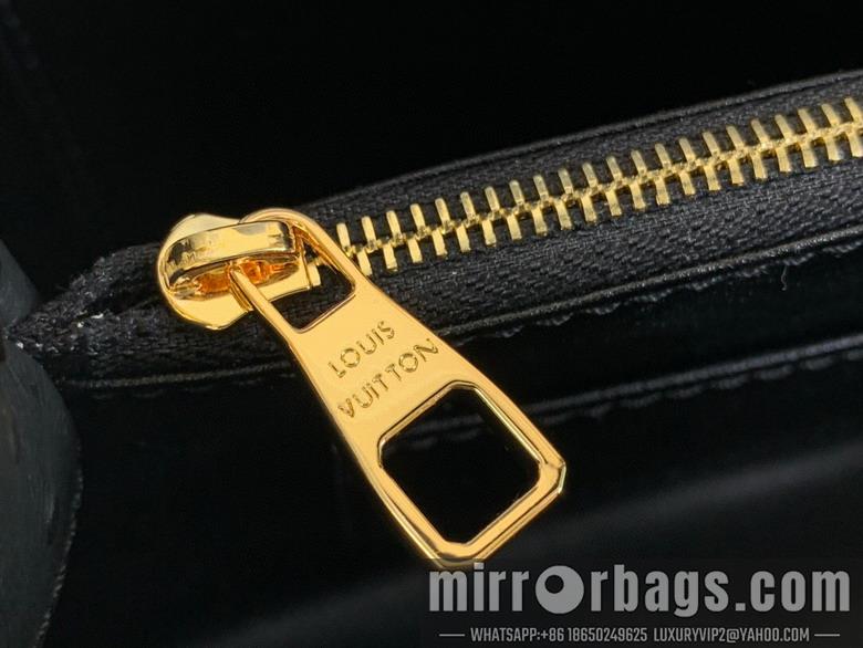 LV Bags Cap m11908 17.3x9x27cm gf3