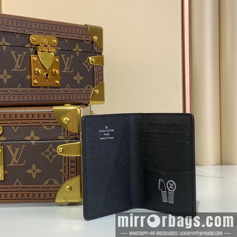 LV Bags M13910 7.5x11.1x1cm gf