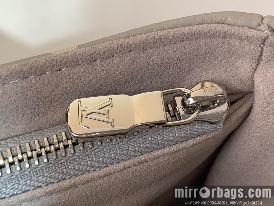 LV Bags Ivy m14225 12x4.3x23.5cm gf