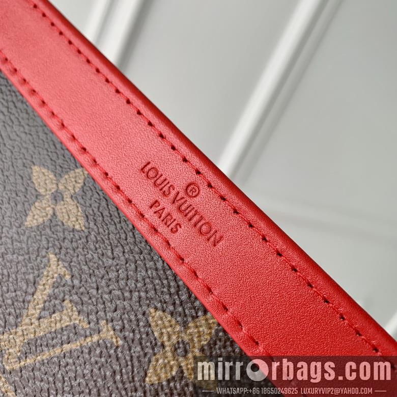 LV Bags Alpha M81124 18.5x11x6.5cm gf3