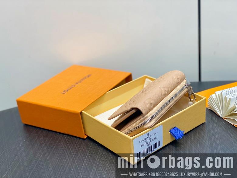 LV Bags Portfolio Pilot M14143 11x8.5x2cm gf1