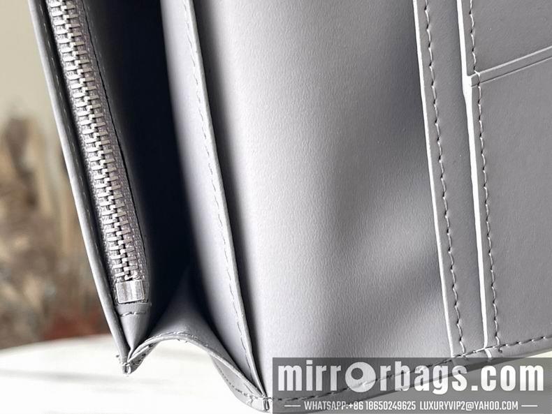 LV Bags Aerogram M81153 10x19x2 cm gf