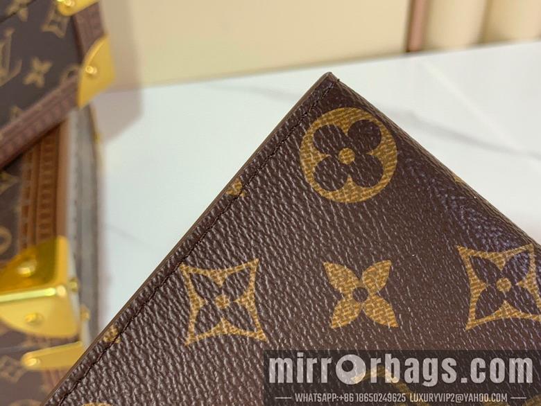 LV Bags Voyage m12815 21x6x27cm gf2